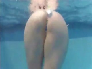 Uma trepada sensacional dentro da piscina http://pornobr.ninja/