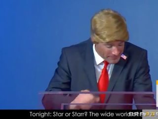 Donald drumpf scopa hillary clayton durante un debate