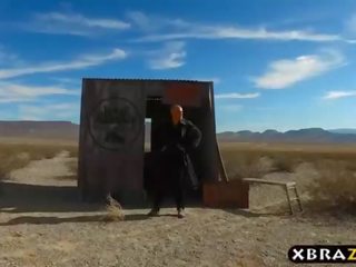 Enorme tette auto mechanic nikki benz anale sesso in il deserto